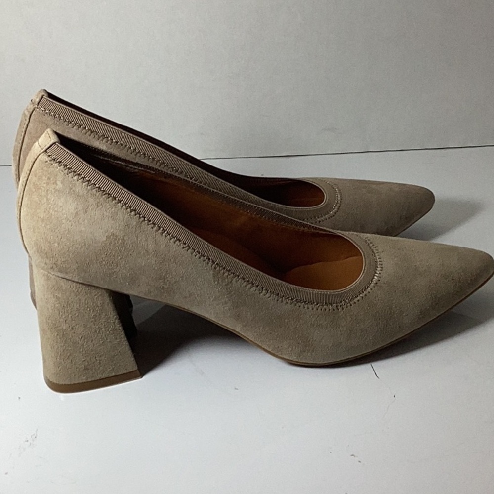 GENTLE SOULS - Dionne Suede Heel - Picture 8 of 12